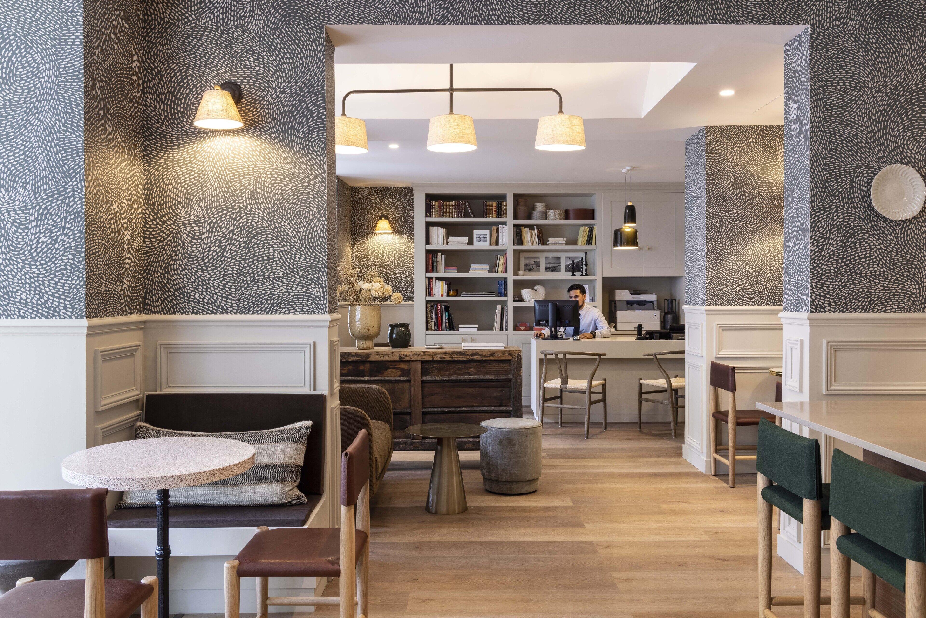 Le Petit Beaumarchais & Hotel