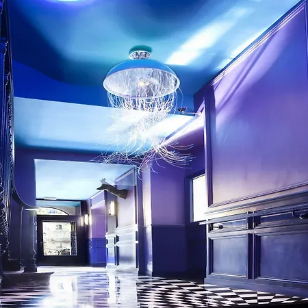 Hotel Le Petit Beaumarchais & Parigi