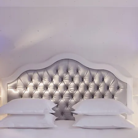 Hotel Le Petit Beaumarchais & Parigi