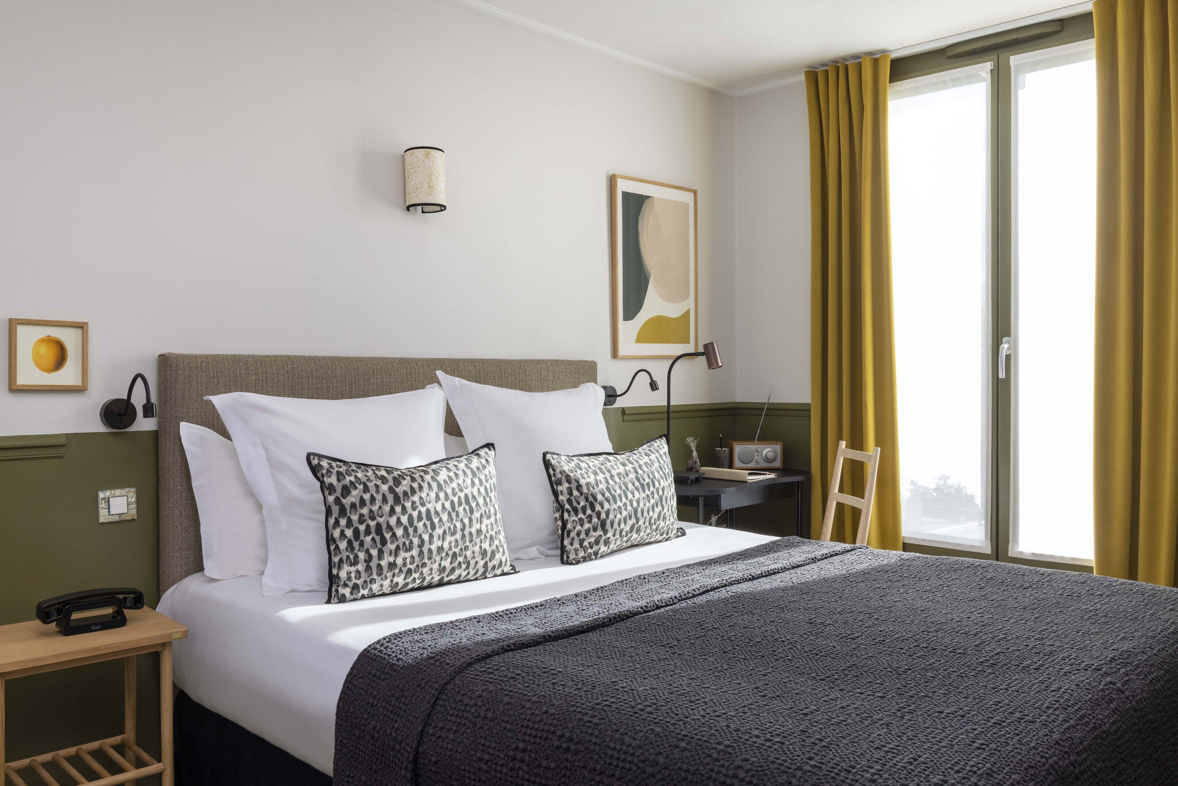 Le Petit Beaumarchais & Paris