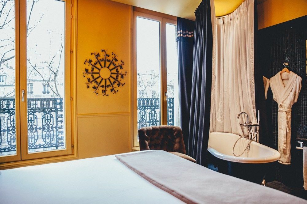 Hotel Le Petit Beaumarchais & Parigi